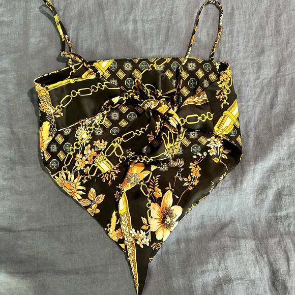 Princess Polly Floral Black Gold‎ Satin Scarf Top Cropped Tank Size 2 NWOT - Picture 5 of 9